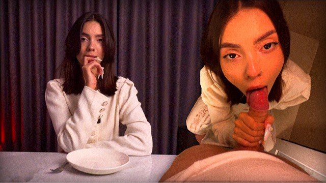 A hot girl came on a date and realized she had no cash